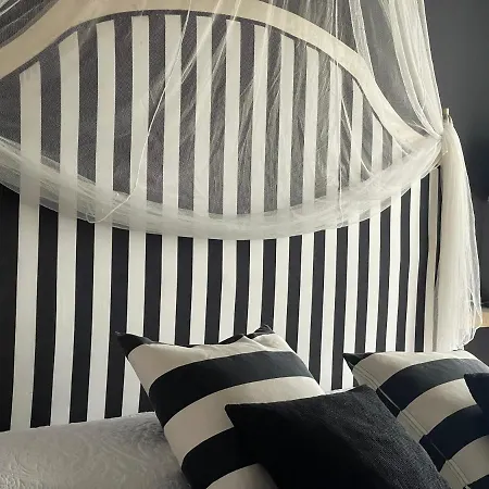 Värdshus La Casa De Noelia Hinojedo