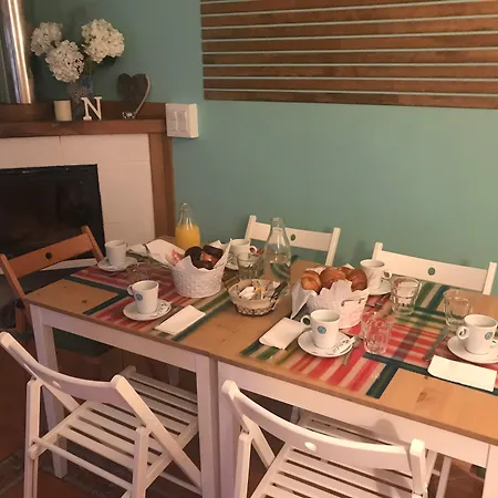 Värdshus La Casa De Noelia Hinojedo